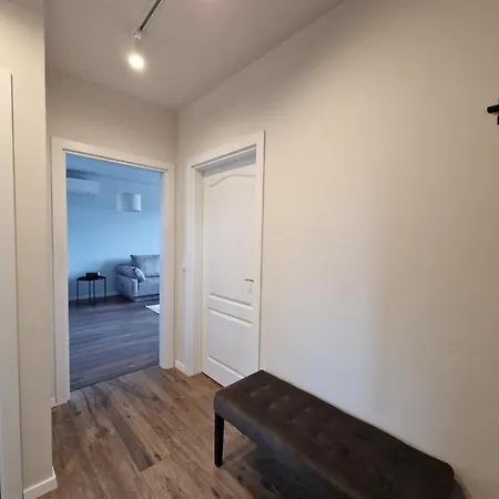 Enya Apartman *