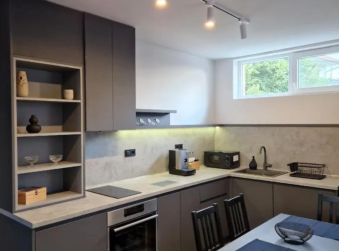 Enya Apartament Burgas City